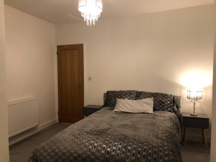 The Villas, Newly Refurbished Modern Home - Free Parking, Prime, Netflix Buckingham Exteriör bild