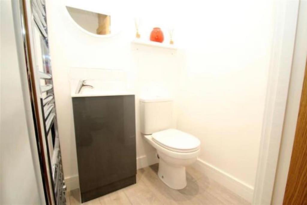 The Villas, Newly Refurbished Modern Home - Free Parking, Prime, Netflix Buckingham Exteriör bild